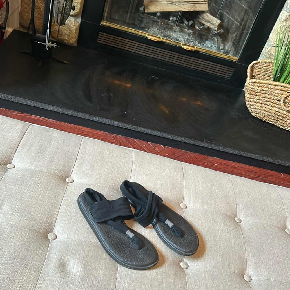 Sanuk Yoga Slingbacks in Black Size 8